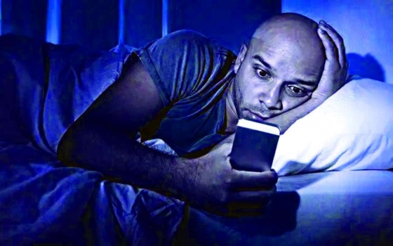 الهاتف الذكي يسرق من وقتنا 145 دقيقة يومياً
