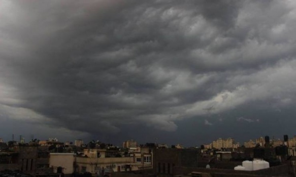 الطقس: أجواء غائمة وزخات متفرقة من الأمطار مساءً