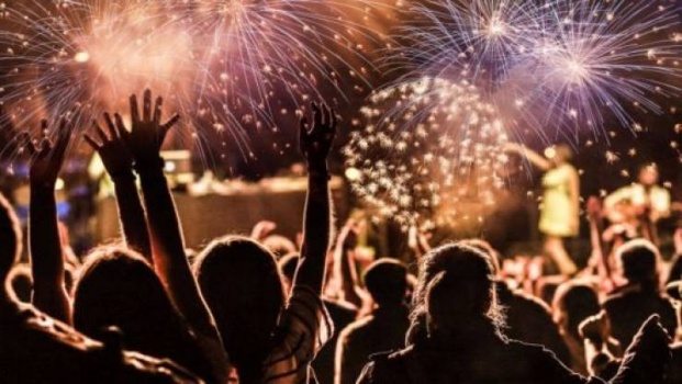 أول دول تحتفل بالعام 2022 عالميا وعربيا