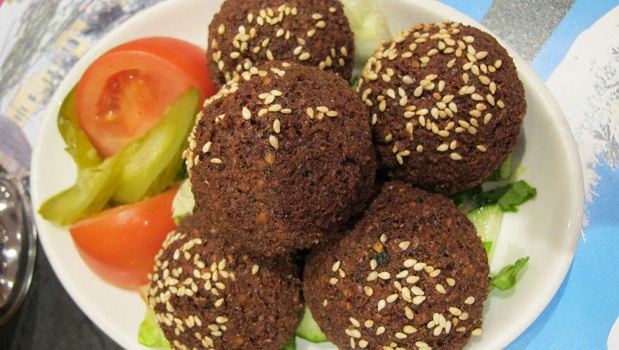 تقرير صادم.. تحذير من تناول الأكلة المفضلة عند المصريين