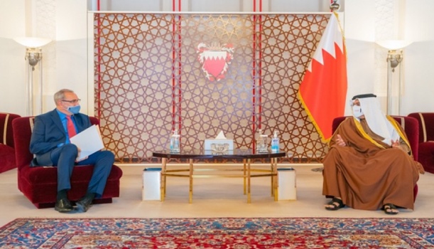 ولي العهد البحريني يستقبل السفير الإسرائيلي لدى المملكة