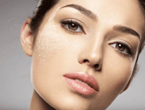 أسرار تجميلية للحصول على بشرة بلا التجاعيد