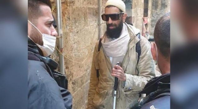 المقدسيون يضبطون مستوطنًا بين المصلين في "الأقصى"