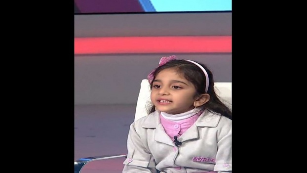 طفلة سعودية ذات ست سنوات تحفظ القرآن كاملاً.. فيديو