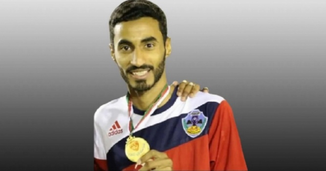 وفاة اللاعب العُماني منذر الحراصي على أرض الملعب