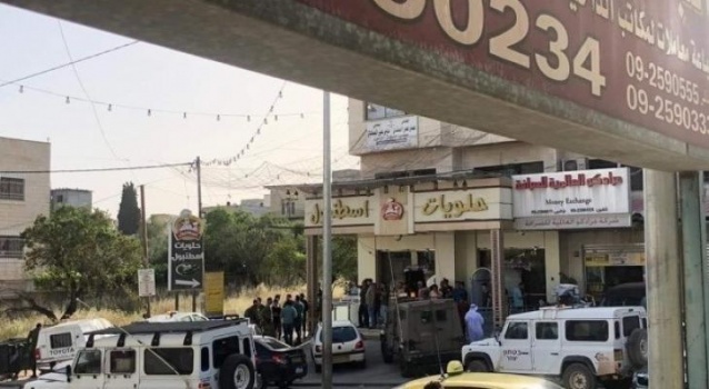 منع تجول وإغلاق وسط "حوارة" في نابلس