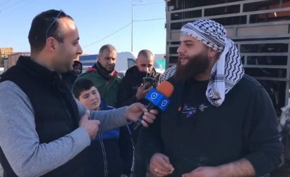شاب فلسطيني يعود من أمريكا لتربية الأغنام في نابلس