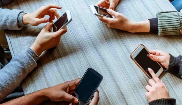 دراسة تكشف الدول الأعلى في معدلات إدمان الهواتف الذكية.. من بينها دولة عربية