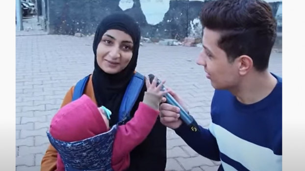 مصر.."سيدة النعناع" قصة تهز المشاعر ووالدها يفجر مفاجأة (فيديو)