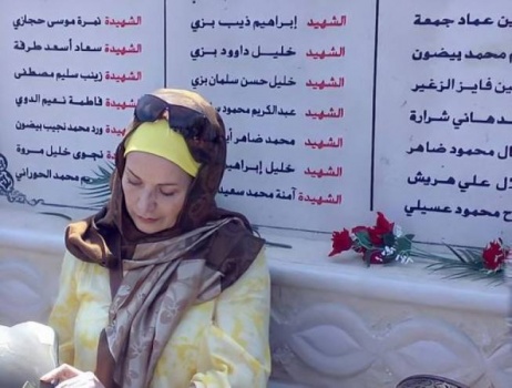  بعد انتشار صورتها بالحجاب.. أول تعليق للنجمة السورية رغدة على 'اعتزالها الفن'