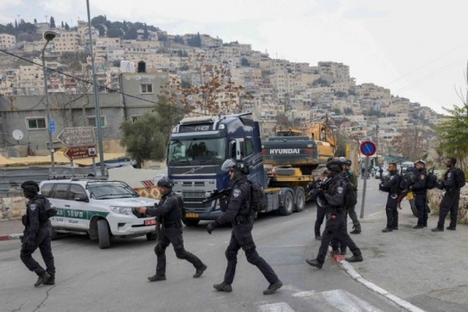اعتقالات في القدس والشيخ جراح.. وهدم منزل وإخطارات بهدم 4 منشآت تجارية