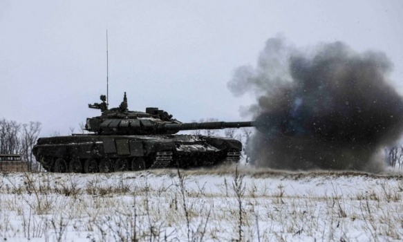 سقوط عدد من القذائف بمنطقة سكنية في خاركيف الأوكرانية- (شاهد)