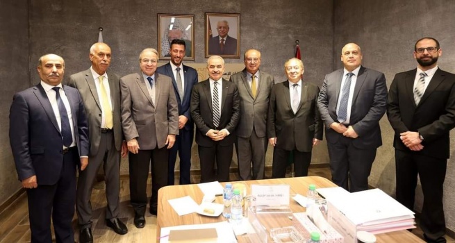 اشتية: بنك الاستقلال ليس تجاريا ولن يتعامل بالقروض والودائع الفردية
