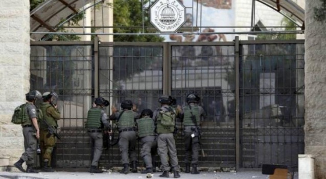 اندلاع مواجهات إثر اقتحام الاحتلال لجامعة القدس