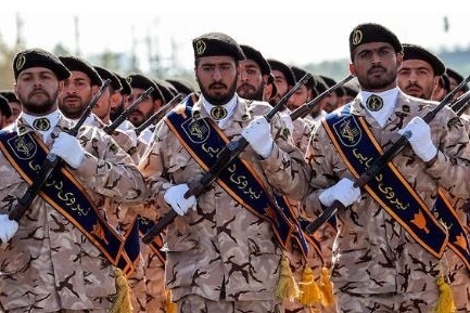 الحرس الثوري: القبض على خلية تابعة للموساد قبل تفجير مفاعل "فردو" الإيراني بأيام