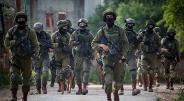 الاحتلال يعتقل 10 فلسطينيين من أنحاء متفرقة بالضفة