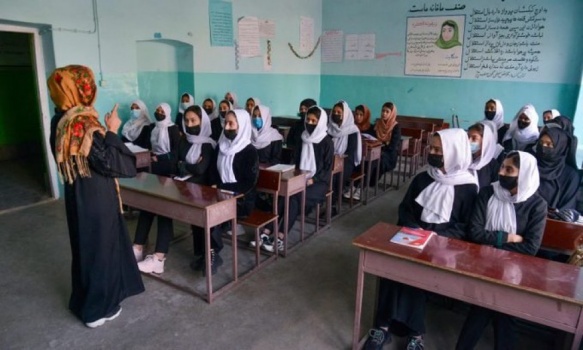 مجلس الأمن الدولي يطلب من حركة طالبان الأفغانية السماح للفتيات بالعودة للمدارس