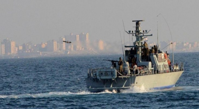 زوارق الاحتلال تهاجم الصيادين شمال قطاع غزة