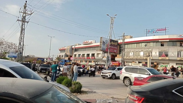 نجاة شقيق منفذ عملية تل أبيب رعد حازم من الاغتيال في جنين وإصابة شاب أخر برصاص الإحتلال