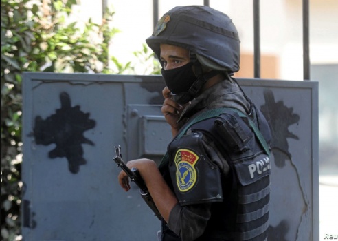 جريمة مروعة تهز قرية مصرية أمام مسجد خلال صلاة التراويح
