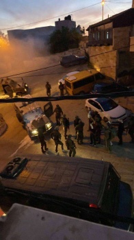 الاحتلال يقتحم كوبر وسلواد ويعتقل 8 مواطنين بزعم تخطيطهم لتنفيذ عملية