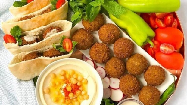 مصر: 'فول وطعمية وبيض'.. فاتورة سحور بـ 16 ألف جنيه!!