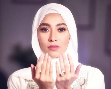 على خطى النابلسي. .فنانة مصرية تعلن الاعتزال "تقرّبا لله"