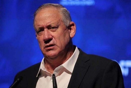 غانتس يضع شرطا لتوسيع "التسهيلات" للفلسطينيين قبل عيد الفطر
