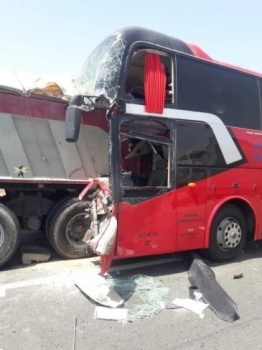 السعودية.. وفاة 8 معتمرين مصريين في حادث انقلاب حافلة