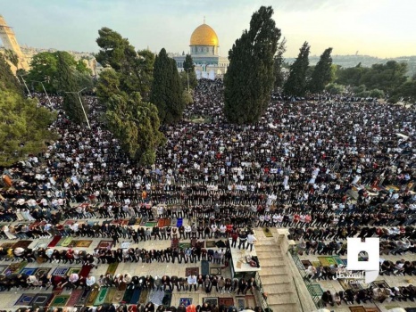 نحو 200 ألف أدّوا صلاة عيد الفطر في المسجد الأقصى