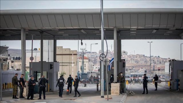 اعتبارا من اليوم.. الاحتلال يفرض طوقا على الضفة ويغلق معابر القطاع