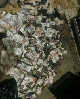 أخفى أمواله عن زوجته فأحرقتها
