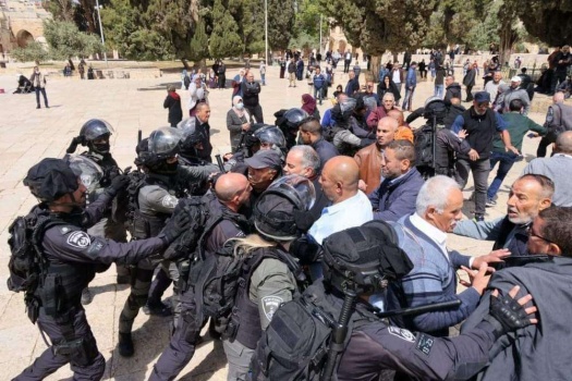 الفصائل تعقب على اقتحام الأقصى