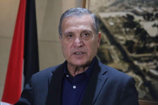أبو ردينة: نطالب الإدارة الأميركية بوقف مشاريع الاستيطان وهدم البيوت