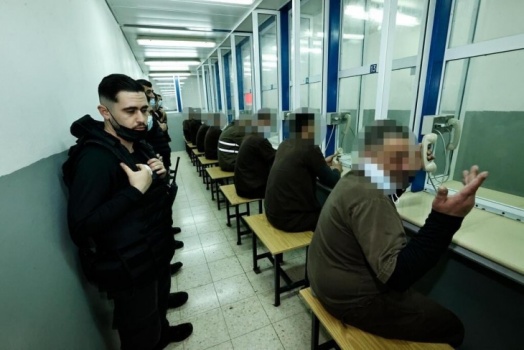 تأجيل زيارة سجني"نفحة" و"عوفر" ليوم الأحد