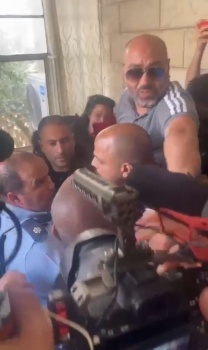 الاحتلال يقتحم منزل عائلة الشهيدة شيرين أبو عاقلة