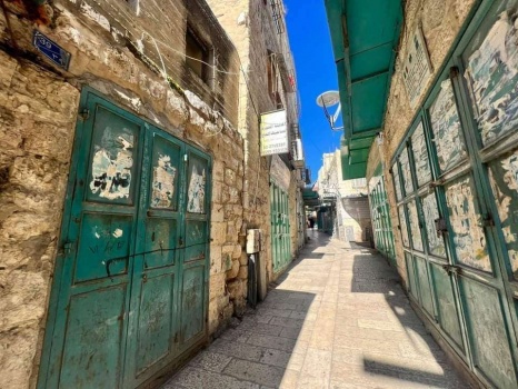حدادا وللمشاركة بتشييع جثمان شهيد الخضر- الاضراب يعم بيت لحم