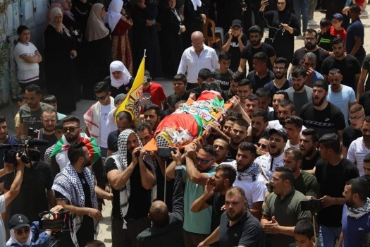 تشييع جثمان الشهيد زيد غنيم إلى مثواه الأخير في بلدة الخضر جنوب بيت لحم