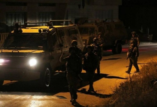 الإحتلال يشن حملة اعتقالات ومداهمات في الضفة