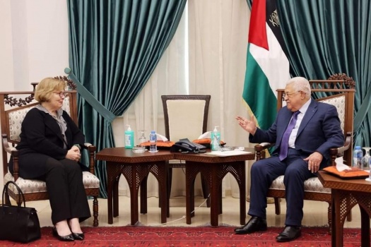 الرئيس خلال استقباله وفداً أمريكياً: الوضع الحالي لا يمكن السكوت عليه أو تحمله وقد حان وقت رحيل الاحتلال