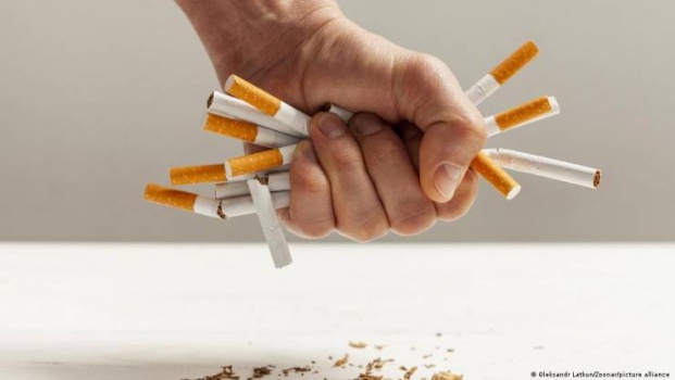 كندا تقترح طباعة تحذيرات صحية على كل سيجارة على حدة