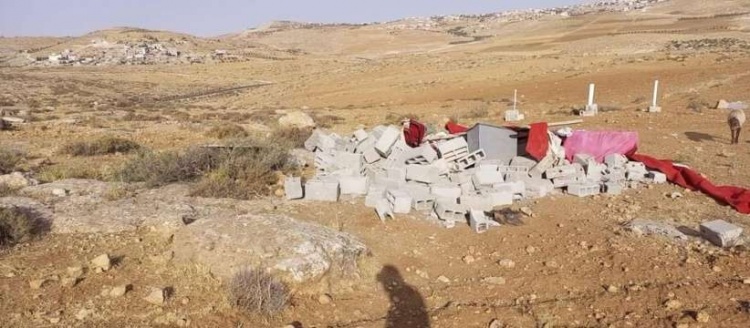 الاحتلال يهدم خياما زراعية جنوب الخليل