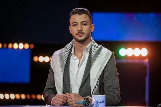 طالب من "القدس المفتوحة" يفوز بجائزة "تاون هول" الدولية