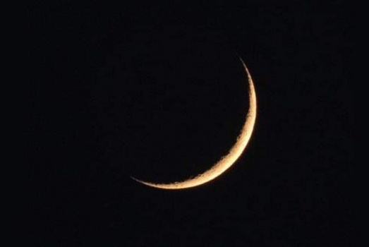 مركز الفلك الدولي يعلن موعد أول أيام عيد الأضحى
