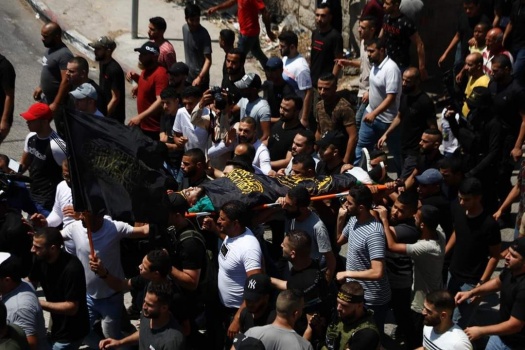 صور...جماهير غفيرة تشيع جثمان الشهيد مرعي في مخيم جنين