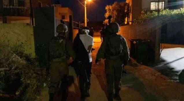 الاحتلال يعتقل 20 مواطنا من الضفة