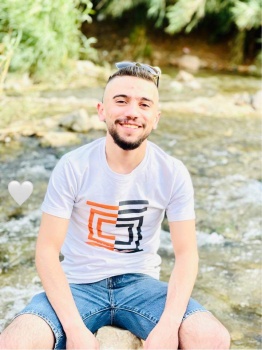 مقتل شاب طعناً في الخليل