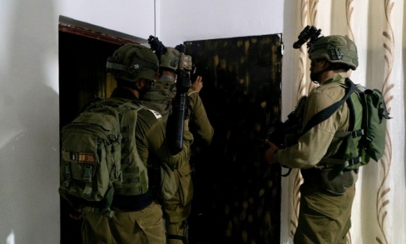 الاحتلال يشن حملة اعتقالات ومداهمات في الضفة