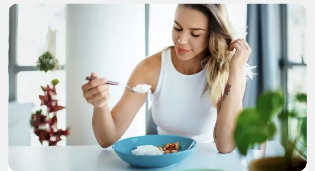 لخسارة الوزن لا داعي لتجنب تناول الأرز.. وإليك السر!