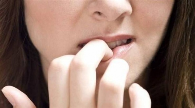 عادة غير صحية..ماهي الآثار الجانبية لقضم الأظافر؟